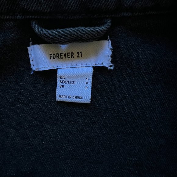 Forever 21 Frayed Puff-Sleeve Denim Jacket Size Small Color Washed Black - Picture 8 of 11